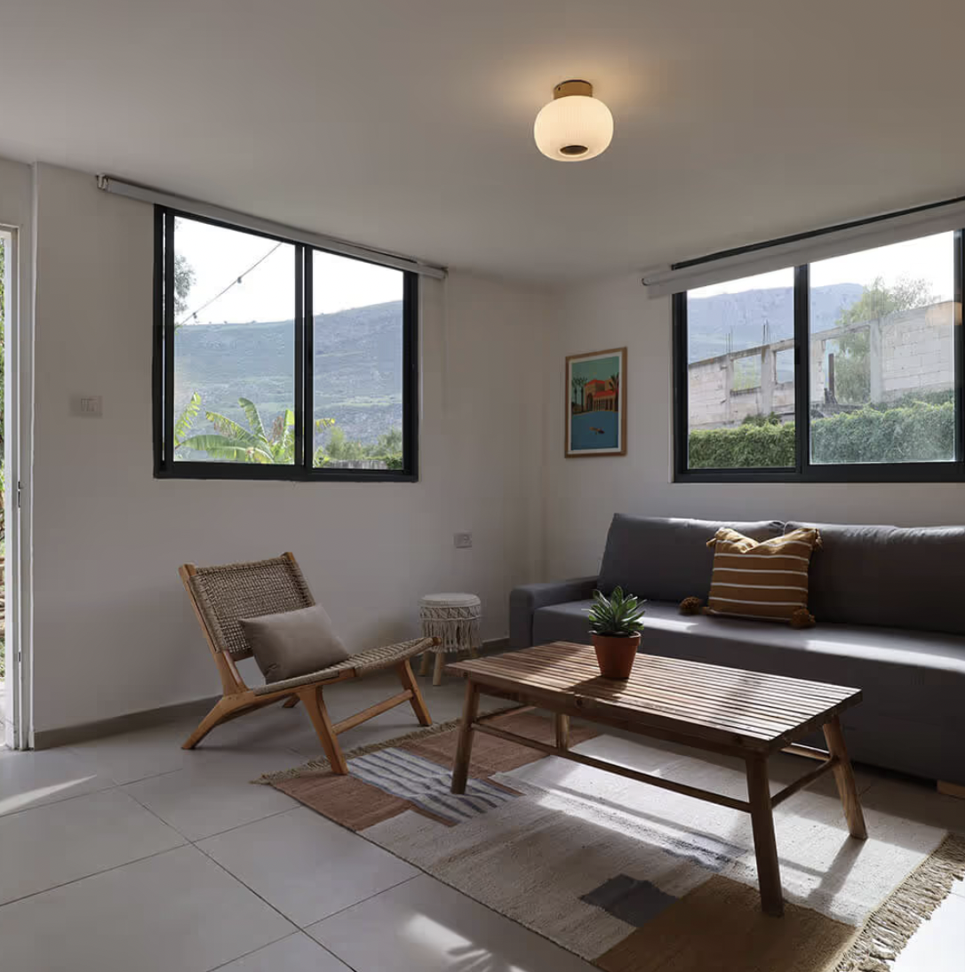 חדר עם נוף להרים