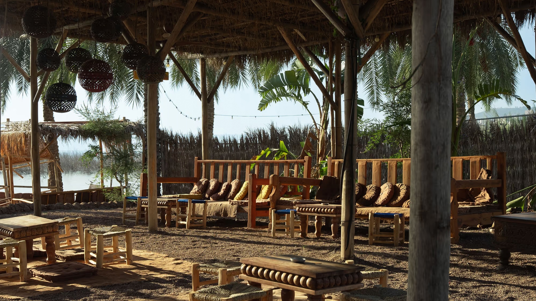 אזור ישיבה מוצל